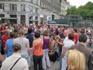 Healingsongs am Schwedenplatz